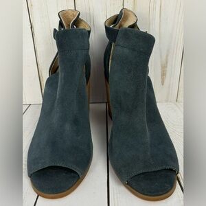 Sole Society Navy Blue Suede Peep Toe Cutout Block Heel Booties Size 7M